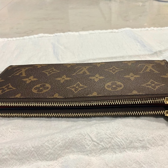 Louis Vuitton Adele Wallet - Picture 9 of 9